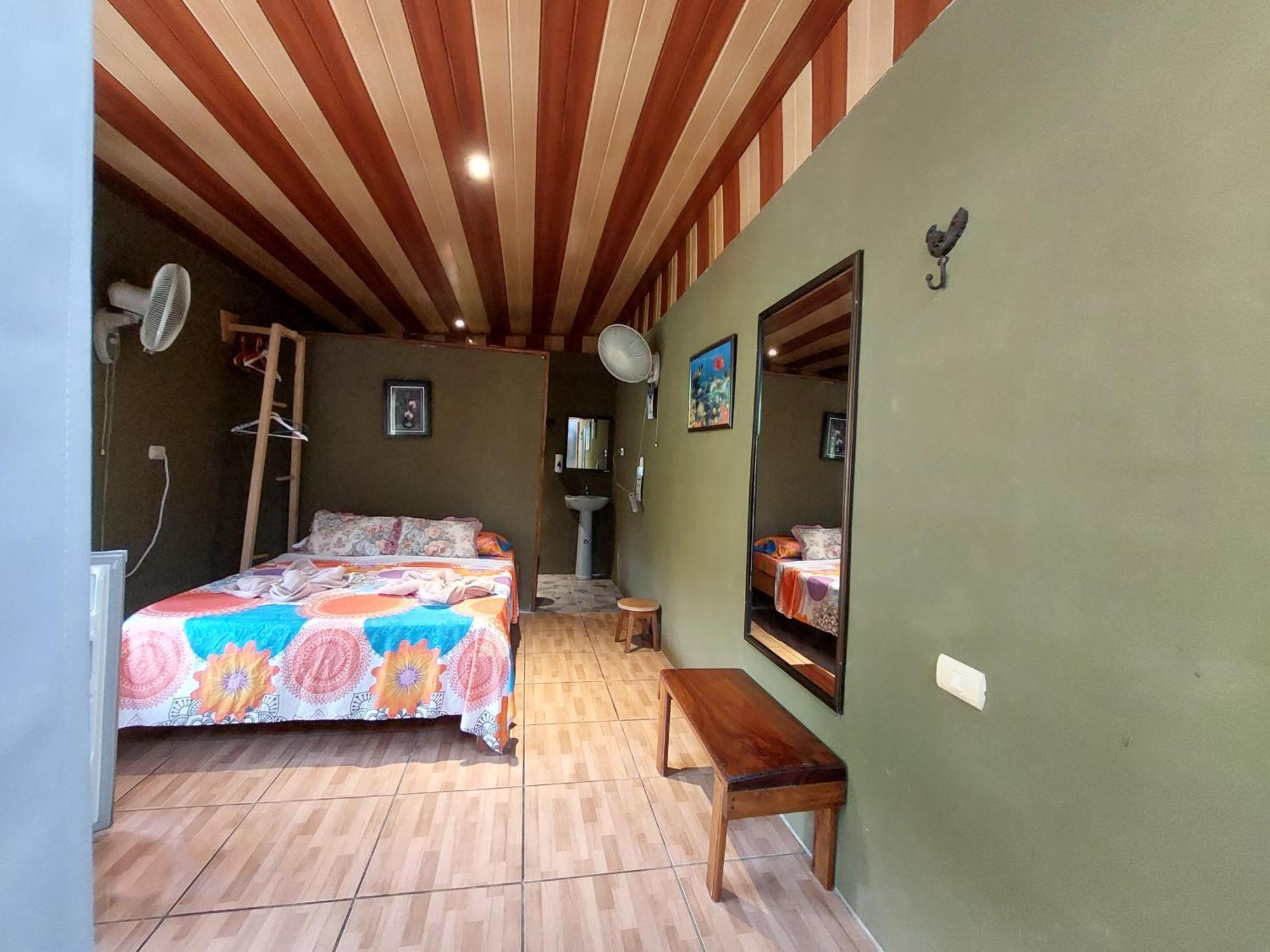 Pez Espada Tours Y Cabinas Drakes Bay Chambre photo